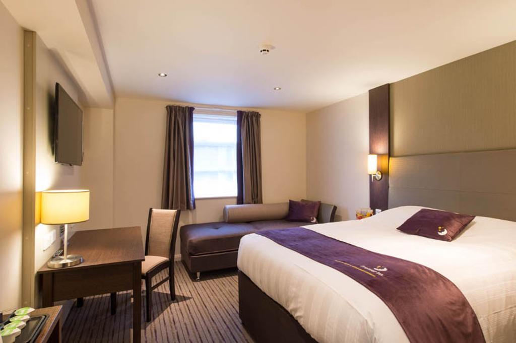 Premier Inn Glasgow - Bellshill Motherwell Bagian luar foto