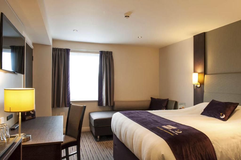 Premier Inn Glasgow - Bellshill Motherwell Bagian luar foto